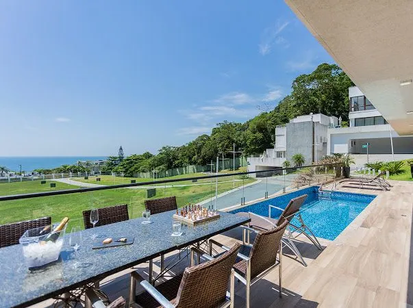 Balneário Camboriú-SC CASA MOBILIADA EM CONDOMÍNIO NO ESTALEIRINHO — Estaleirinho · Balneário Camboriú