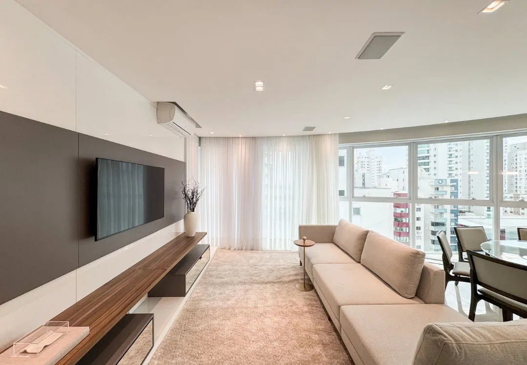 Balneário Camboriú-SC APARTAMENTO MOBILIADO À VENDA NO CENTRO DE BALNEÁRIO CAMBORIÚ