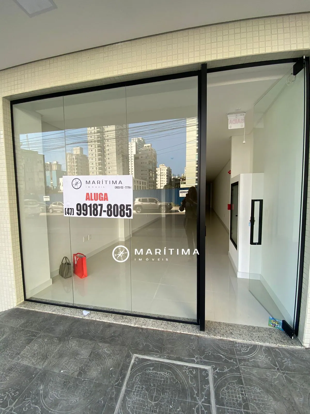 Itapema-SC Sala Comercial - Avenida locação